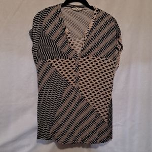 Dana Buchman geometric print dressy top